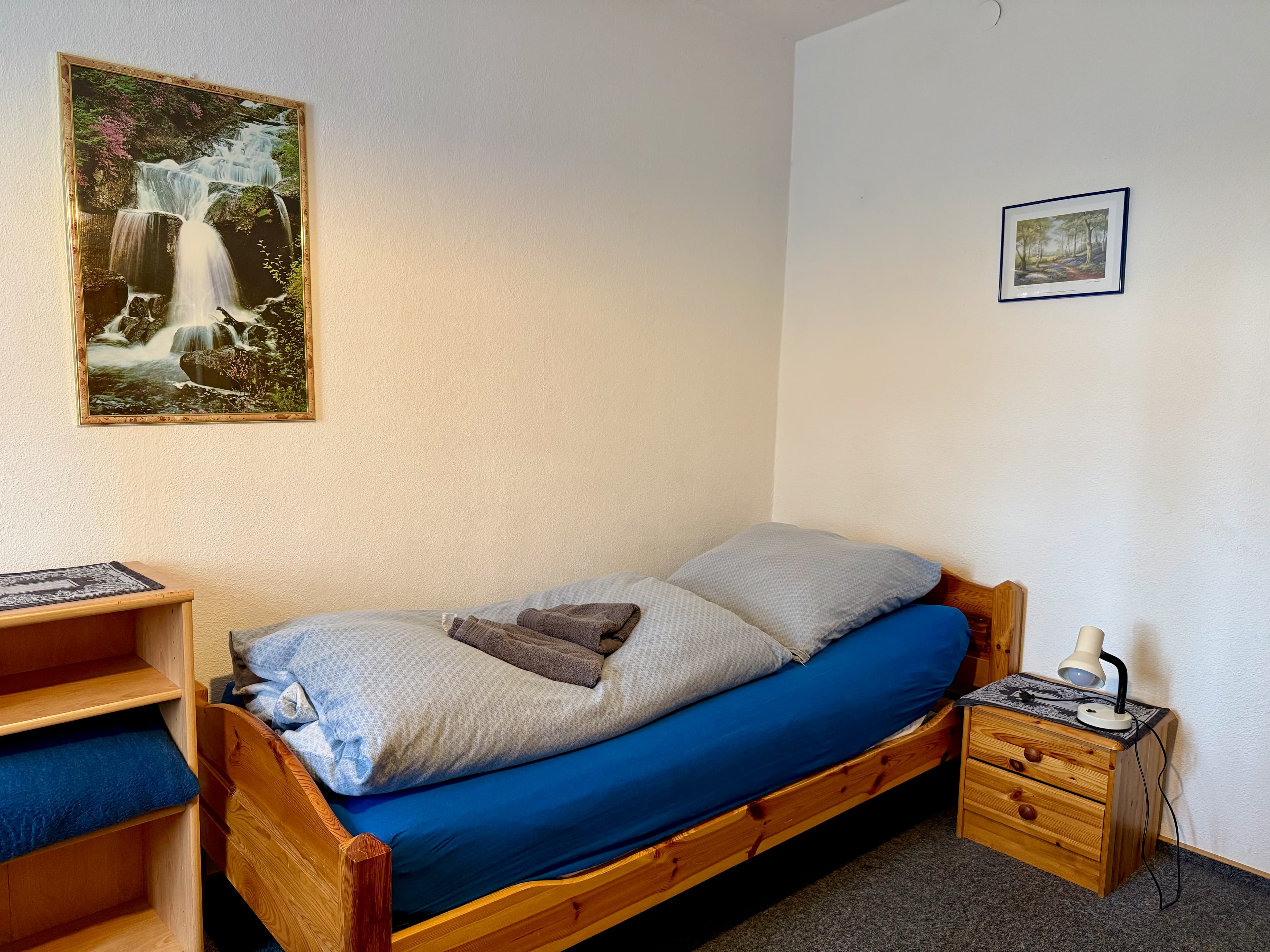 Einblick in Zimmer und Aufenthaltsbereiche bei Pein's Gästehaus 9